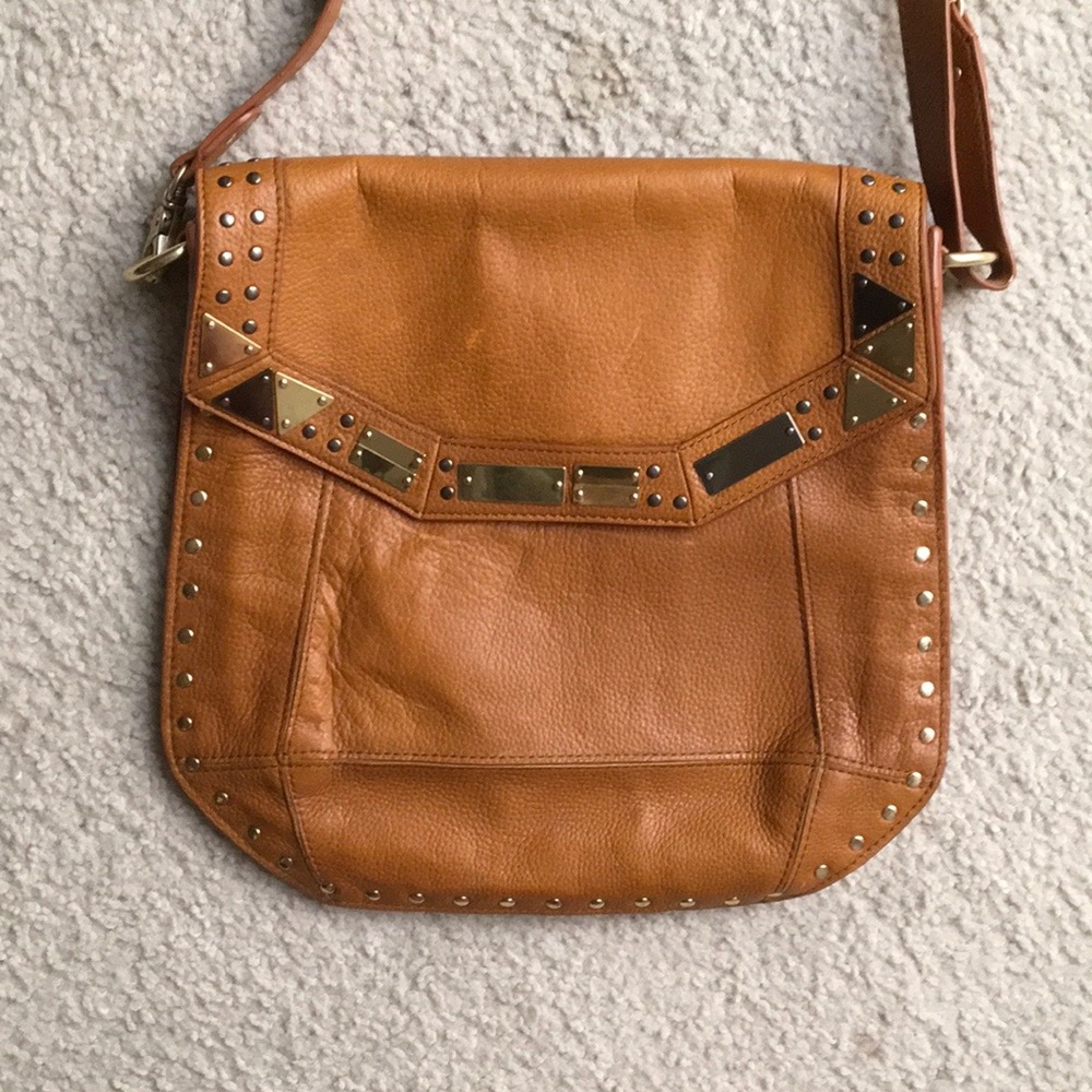 FOLEY & CORINNA/“WHISKEY” LEATHER CROSSBODYwGOLD MIRRORED & STUD ACCENT/NEW